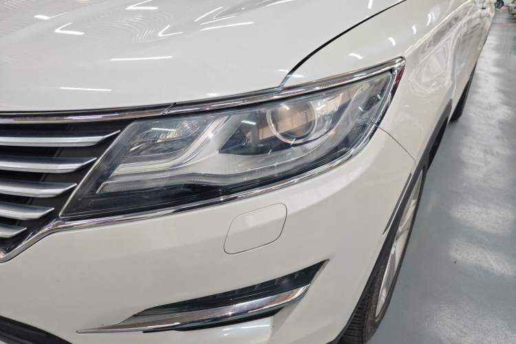 Used Lincoln MKC 2017 2.0T Two-Wheel Drive Zunyue Edition Left Front Headlight