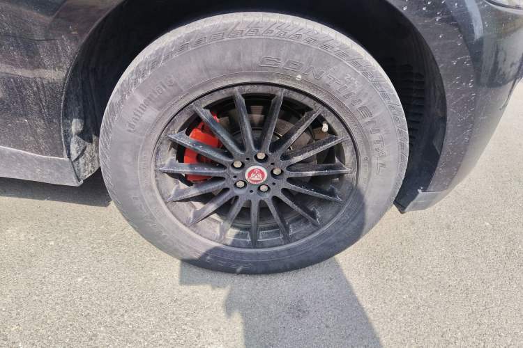 Used Jaguar F-PACE 2016 2.0T Two-Wheel Drive Urban Luxury Edition