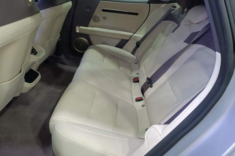 Used Avatr 06 2025 Pro Range-Extended Edition Left Rear Seat