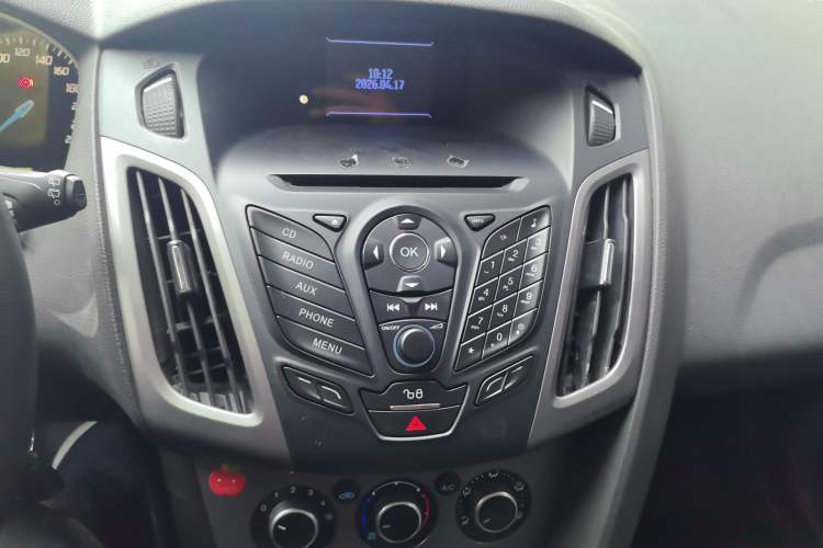 Used Ford Focus 2012 Hatchback 1.6L Automatic Comfort Model Audio And AC Panel