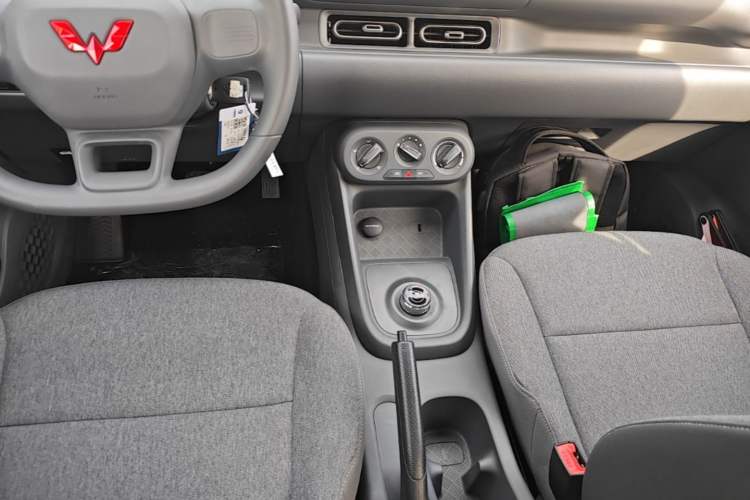 Used Wuling Hongguang New Energy 2024 All-Electric Model 300KM Standard Version