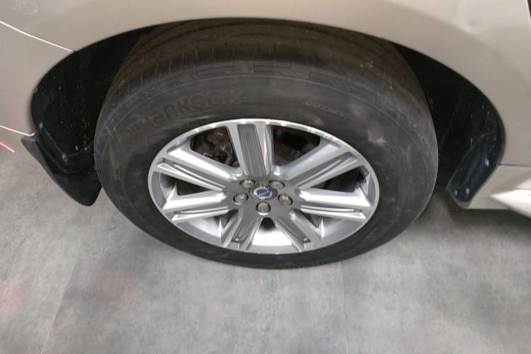 Used Volvo XC60 2017 T5 AWD Smart Upgrade Edition
