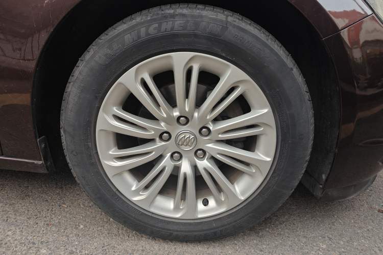 Used Buick LaCrosse 2016 Revised 20T Leading Edition Right Front Wheel Hub