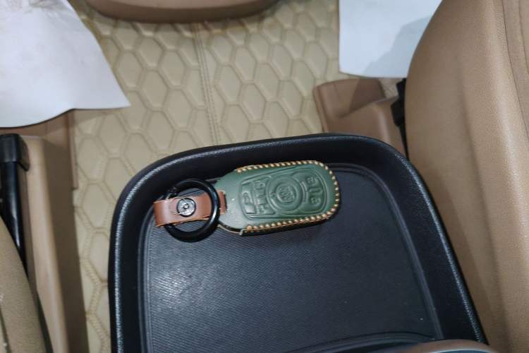 Used Buick GL8 2021 ES Land Cruiser 653T Flagship Model
