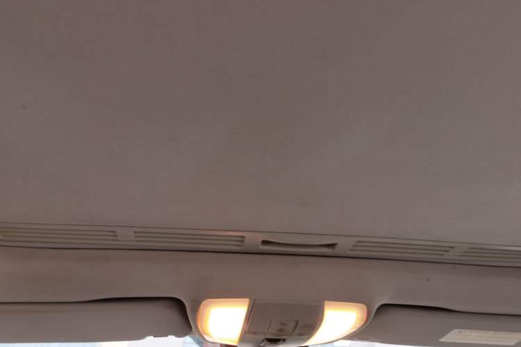 Used Mercedes-Benz C-Class 2010 C 180K Classic model
