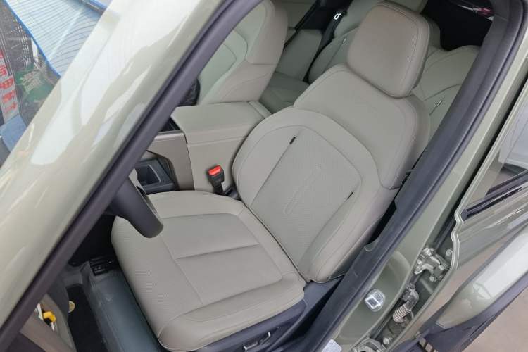 Used iCAR V23 2026 Model 401 Two-Wheel Drive Super Sports Edition Left Front Seat