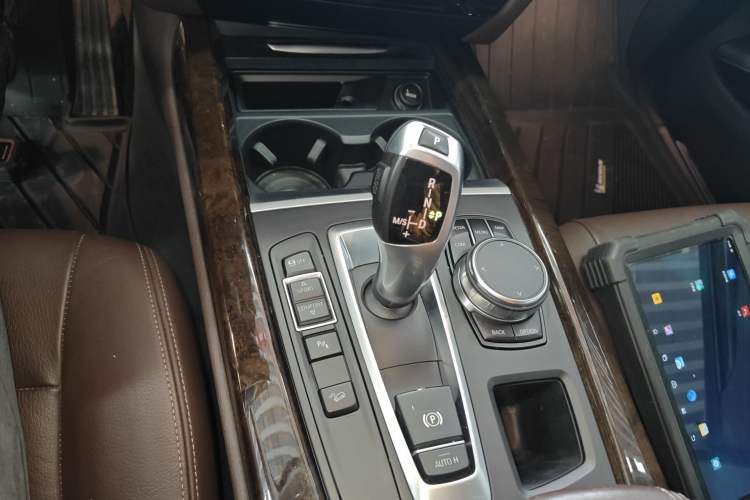 Used BMW X5 2018 xDrive35i Elegant Edition Gear Lever