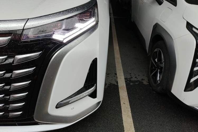 Used Denza D9 2022 DM-i 970 Four-Wheel Drive Prestige Model