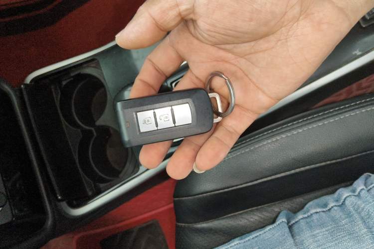 Used Mitsubishi Outlander 2018 2.0L Two-Wheel Drive Glory Edition 5 Seats Vehicle Key