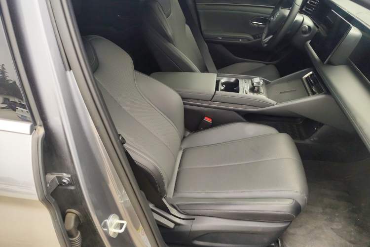 Used BYD Qin L 2024 DM-i 80KM Leading Model Right Front Seat