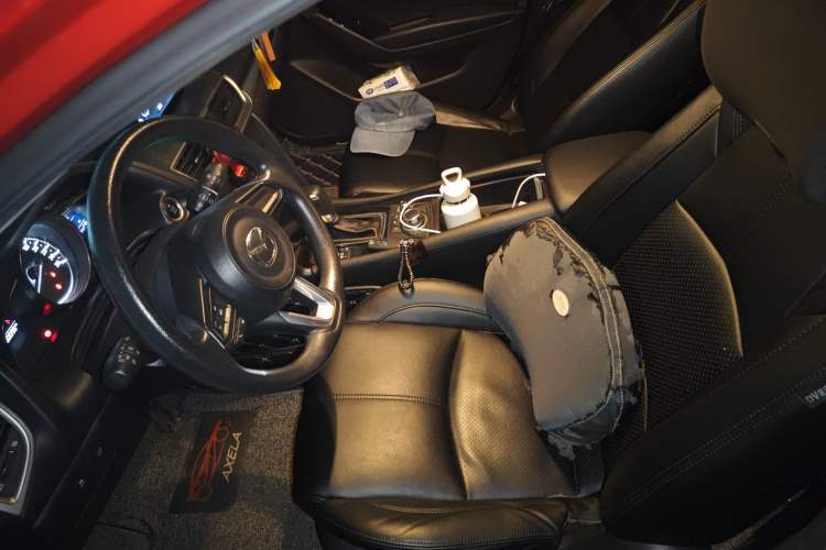 Used Mazda 3 Axela 2017 Hatchback 1.5L Automatic Luxury Model Emission Standard China V