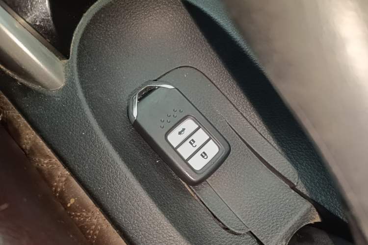 Used Honda Crider 2016 1.8L CVT Luxury Edition Vehicle Key