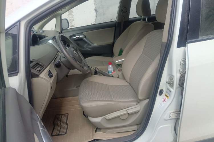 Used Toyota Verso 2015 180E CVT Crossover Edition Left Front Seat