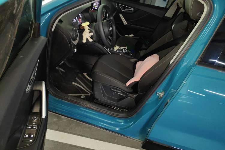 Used Audi Q2L 2021 35 TFSI Progressive Dynamic Edition Driver Seat