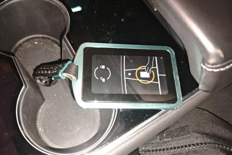 Used Tesla Model 3 2020 Revised Version Standard Range Rear-Wheel Drive – Upgraded Edition Vehicle Key