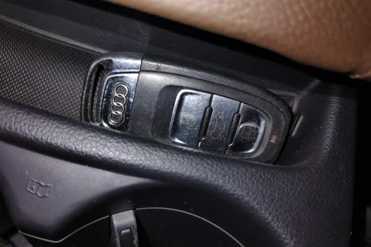 Used Audi Q5 2017 40 TFSI Ambition Edition Vehicle Key