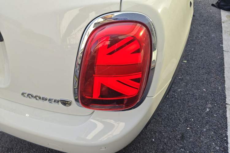 Used MINI MINI 2018 1.5T COOPER Classic Edition Five-Door Version