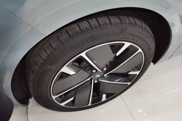 Used Li Auto L6 2025 Max Smart Refresh Edition Left Front Wheel Hub