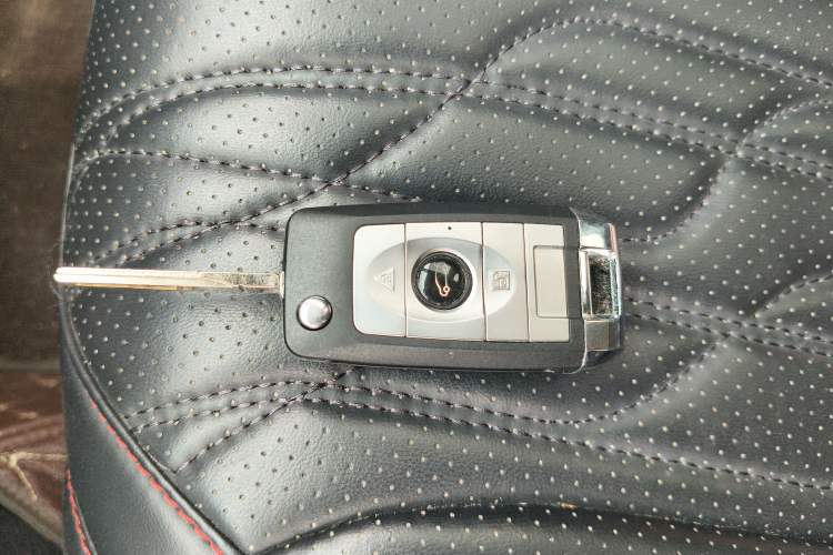 Used Volkswagen Santana 2015 1.6L Manual Fashion Edition Vehicle Key