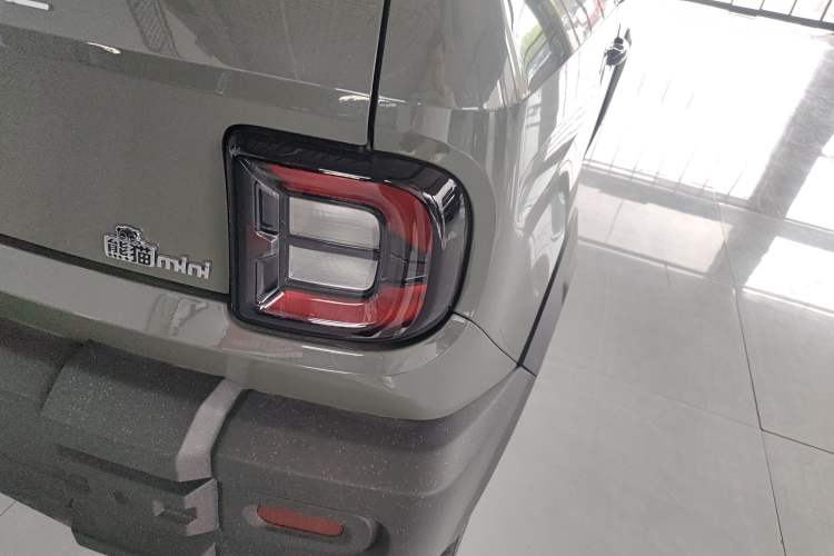 Used Geely Galaxy Panda 2025 210km Panda Rider Right Rear Taillight