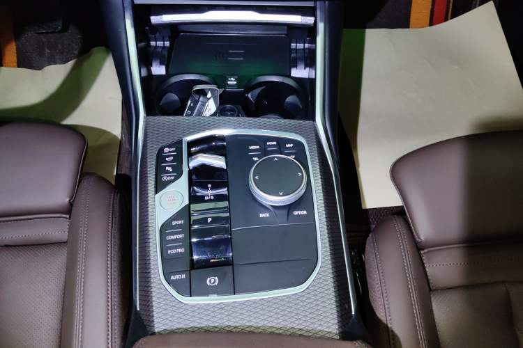 Used BMW 3 Series 2025 330Li M Sport Shadowline Package Gear Lever