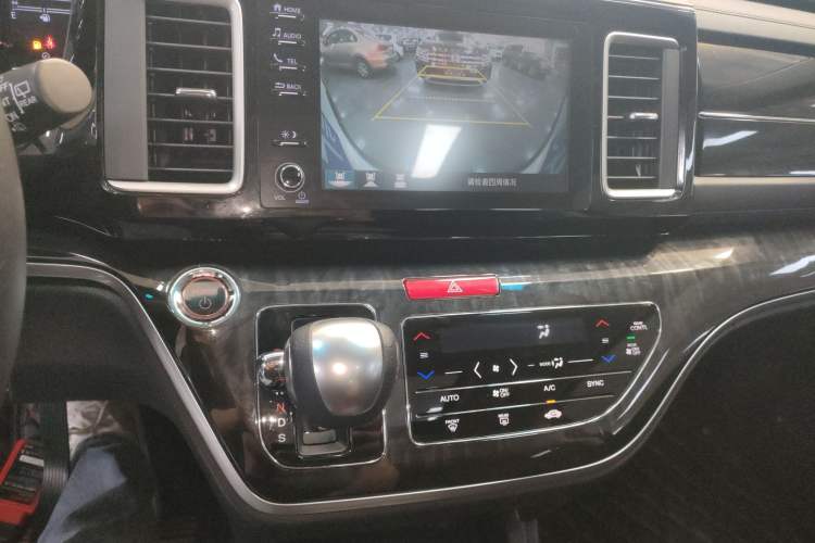 Used Honda Elysion 2019 2.0L Hybrid Comfort Edition Audio And AC Panel