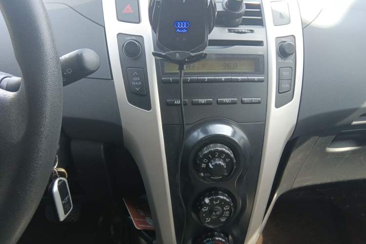 Used Toyota Yaris 2011 1.6E Automatic Charm Edition Audio And AC Panel