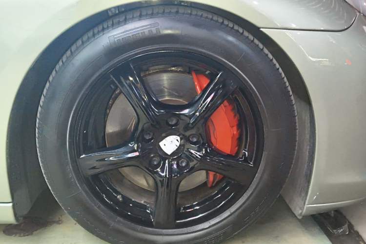 Used Porsche Panamera 2010 Panamera 3.6L Right Front Wheel Hub