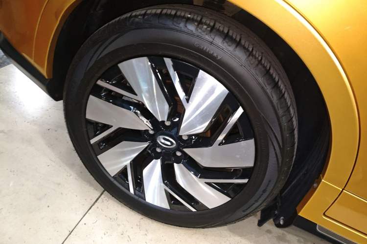 Used AION Trumpchi GE3 2018 530 Internet Premium Edition Right Rear Wheel Hub