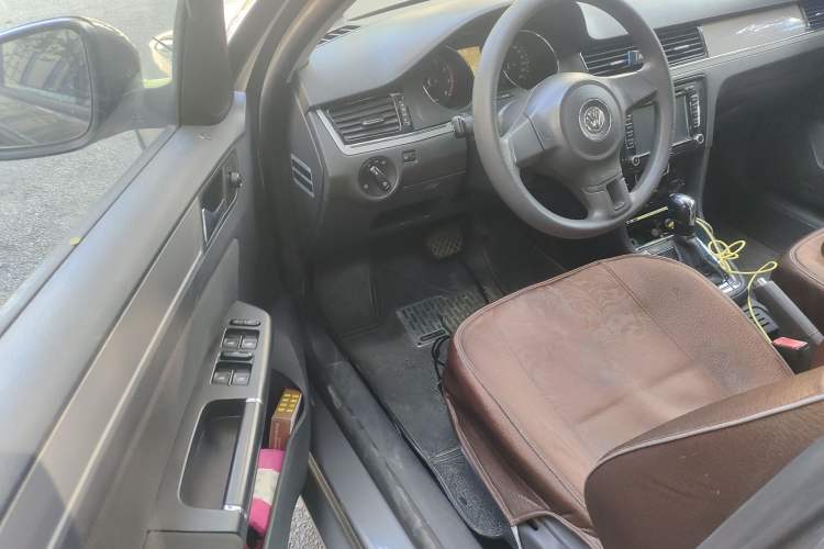 Used Volkswagen Bora 2013 1.6L Automatic Fashion Model Driver Seat