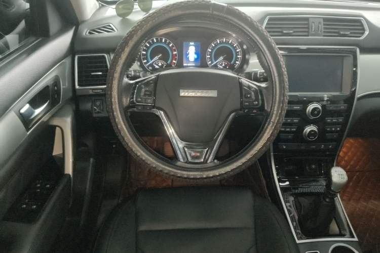 Used Haval H2 2016 Red-Label 1.5T Manual Two-Wheel Drive Luxury Model