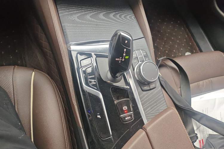 Used BMW 5 Series 2021 Facelifted 530Li Leading Edition M Sport Package