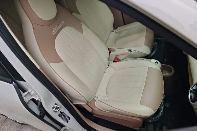 Used Wuling Hongguang MINIEV 2025 Four-Door Version Premium Edition Right Front Seat