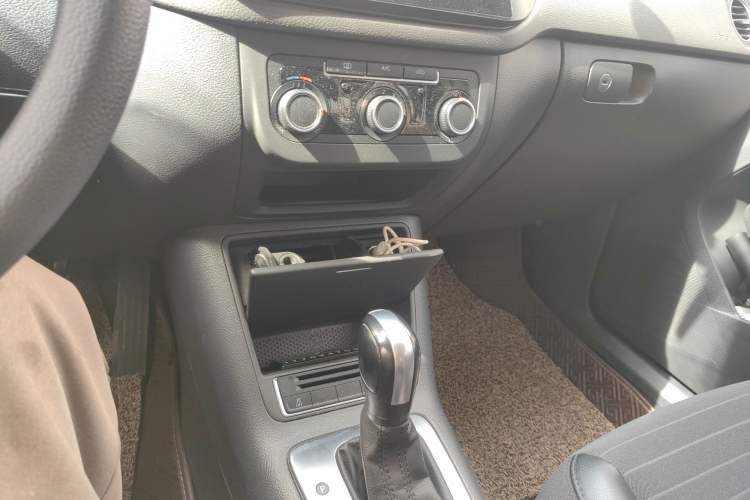 Used Volkswagen Tiguan L 2015 1.8TSI Automatic Two-Wheel Drive Trend Edition
