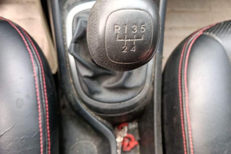 Used Kia K2 2015 Sedan 1.4L MT GLS