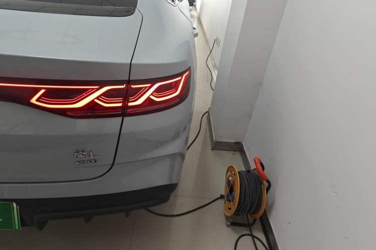 Used BYD Qin L 2025 DM-i Smart Drive 120KM Excellence Model Right Rear Taillight