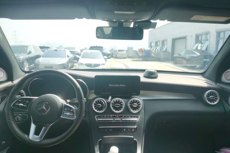 Used Mercedes-Benz GLC 2022 Facelifted GLC 260 L 4MATIC Dynamic Edition Headliner