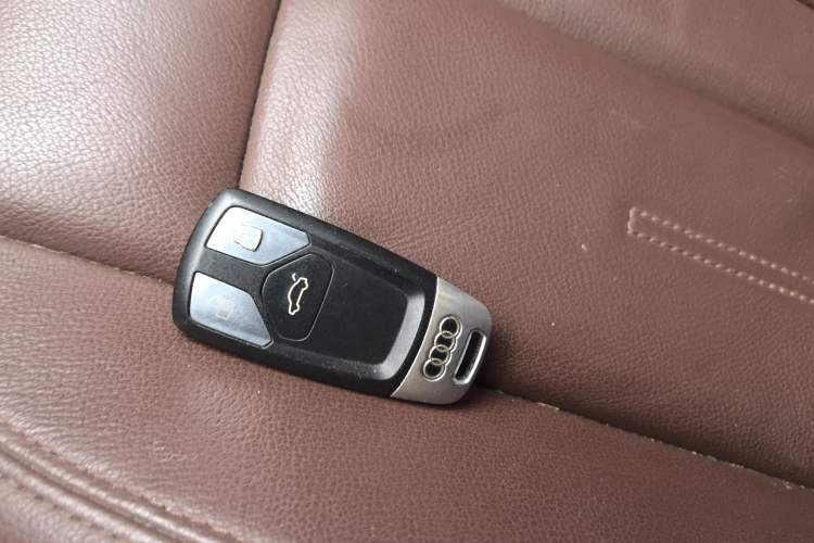 Used Audi A4L 2018 30th Anniversary Edition 40 TFSI Fashion Model
