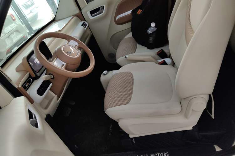 Used Wuling Hongguang MINIEV 2024 3rd Generation 215km Youth Edition
