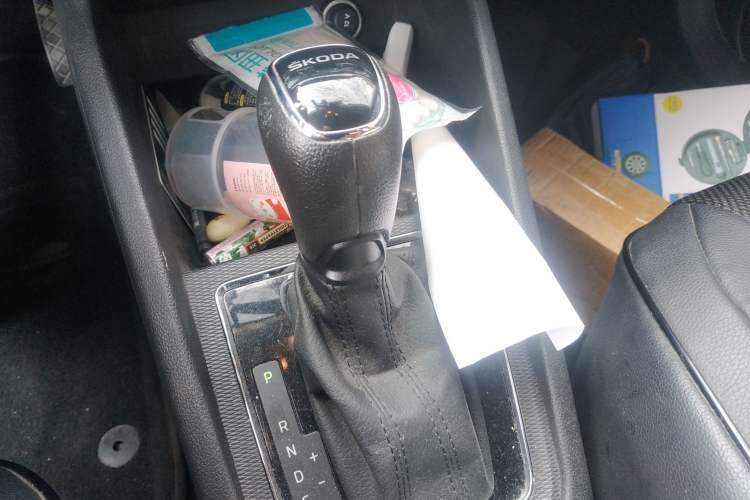 Used Skoda Kamiq 2021 1.5L Automatic Comfort Edition Gear Lever