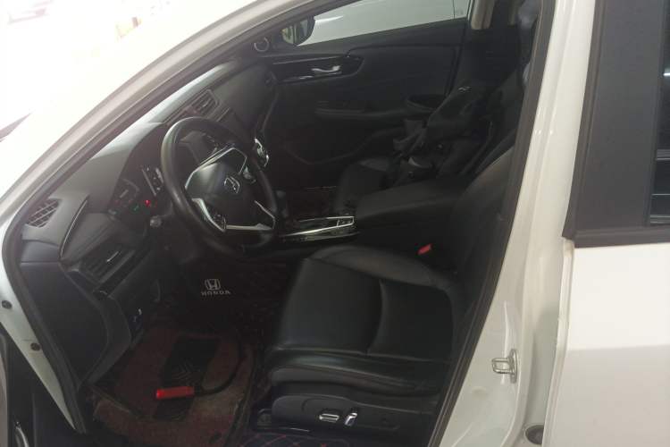 Used Honda Crider 2022 180Turbo CVT Luxury Edition Left Front Seat