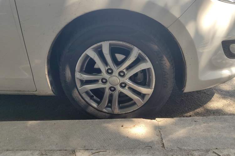 Used Bestune B50 2016 1.4T Automatic Luxury Model Right Front Wheel Hub