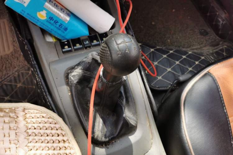 Used Chevrolet Sail 2013 Sedan 1.2L Manual Fashionable Happiness Edition Gear Lever