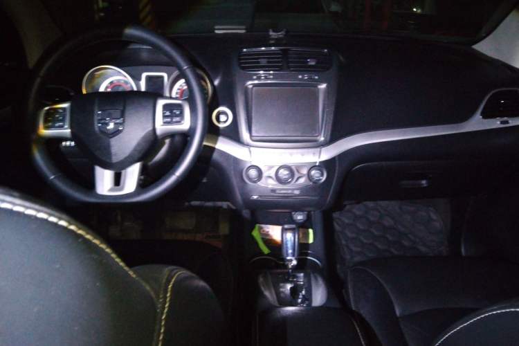 Used Dodge Journey 2013 2.4L Two-Wheel Drive Luxury Version