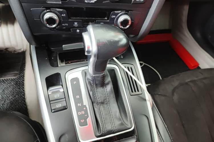 Used Audi A4L 2015 35 TFSI Automatic Standard Model Gear Lever