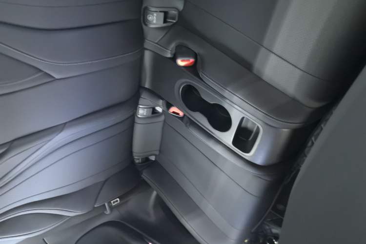 Used Mercedes-Benz CLE 2024 CLE 300 4MATIC Luxury Coupe
