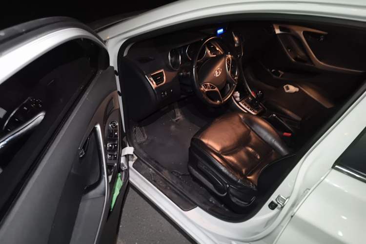 Used Hyundai Elantra (5th Generation / Langdong) 2013 1.6L Automatic Luxury Model Driver Seat