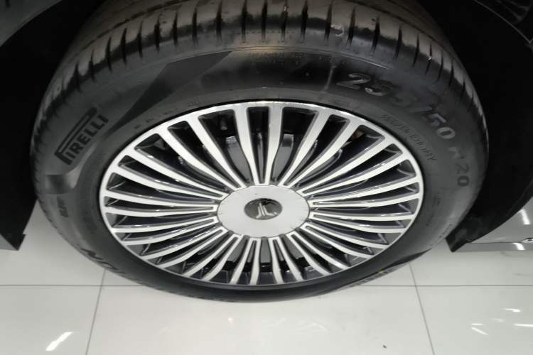 Used VOYAH Dream 2025 PHEV Four-Wheel Drive Excellence Kunpeng Edition Exterior 5