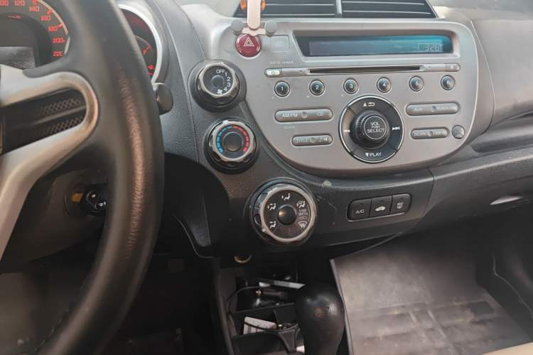 Used Honda Fit 2008 1.5L automatic luxury edition
