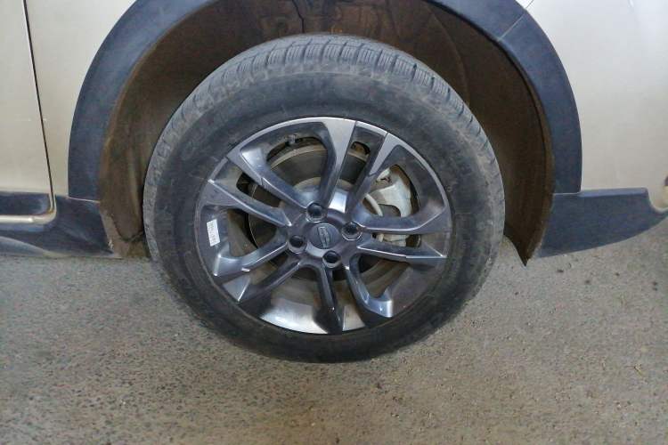 Used Geely Auto Vision X3 2019 Upgraded Model 1.5L Manual Elite Version
